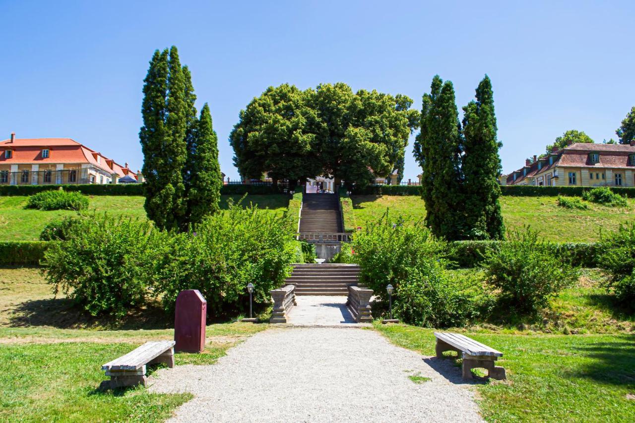 Vila Rozalia Garden Gate Avrig Exterior foto