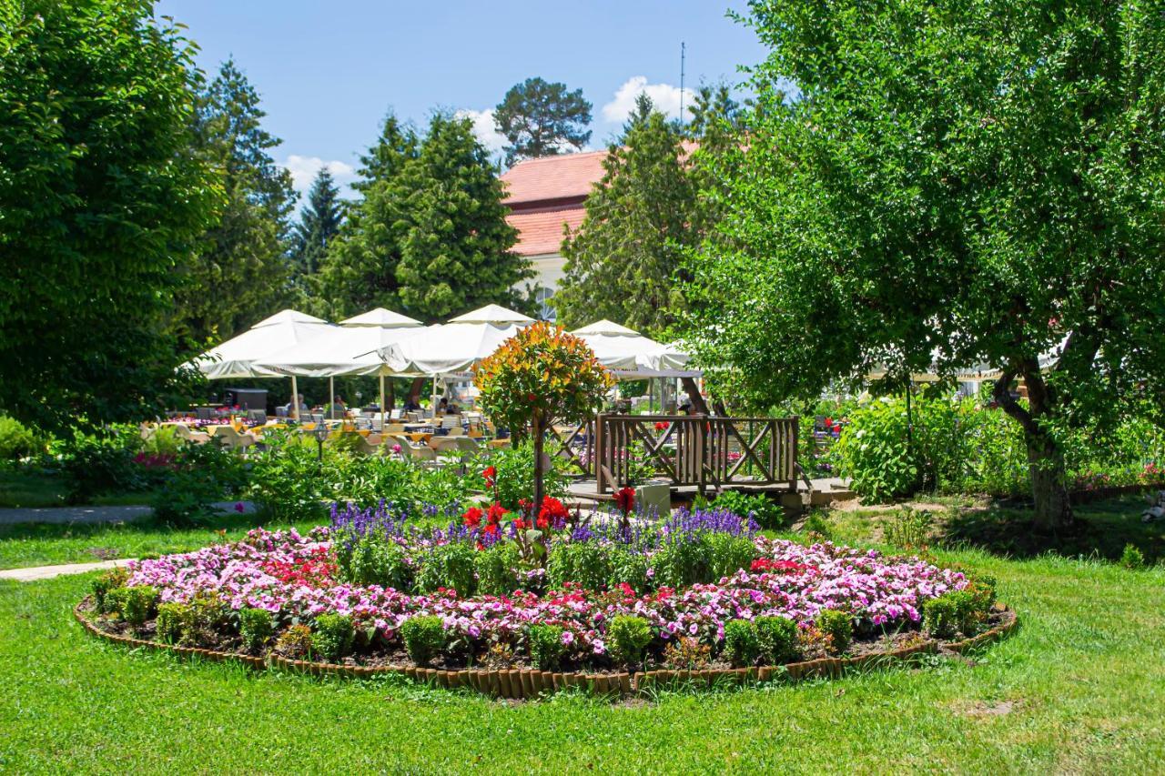 Vila Rozalia Garden Gate Avrig Exterior foto